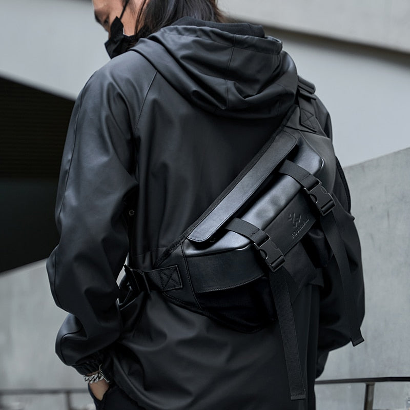 messenger bag techwear