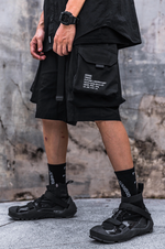 black cargo shorts - Vignette | OFF-WRLD