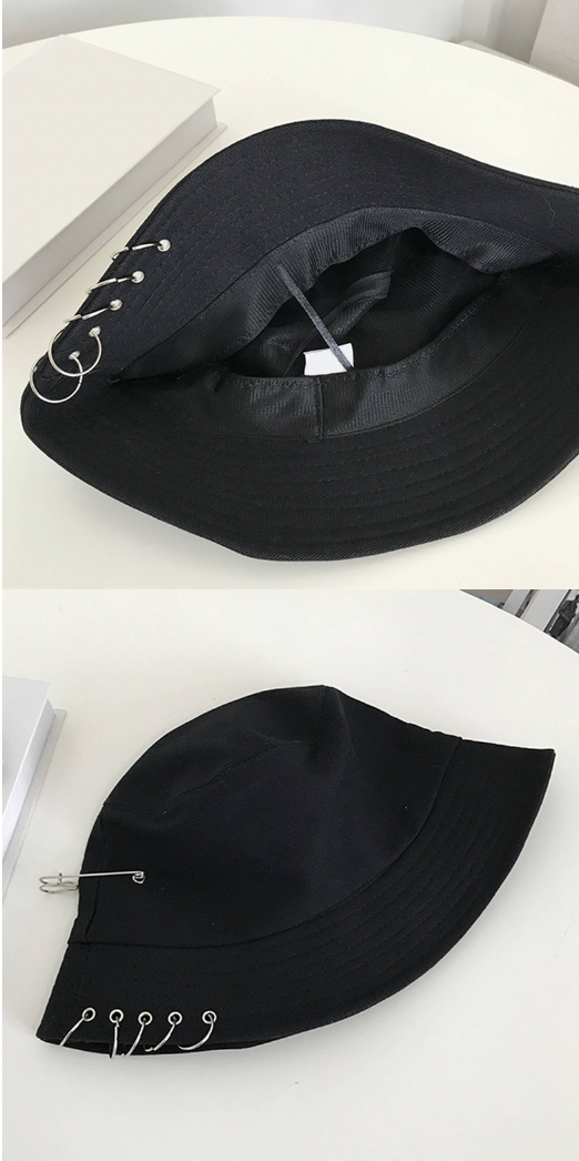 black bucket hat with rings