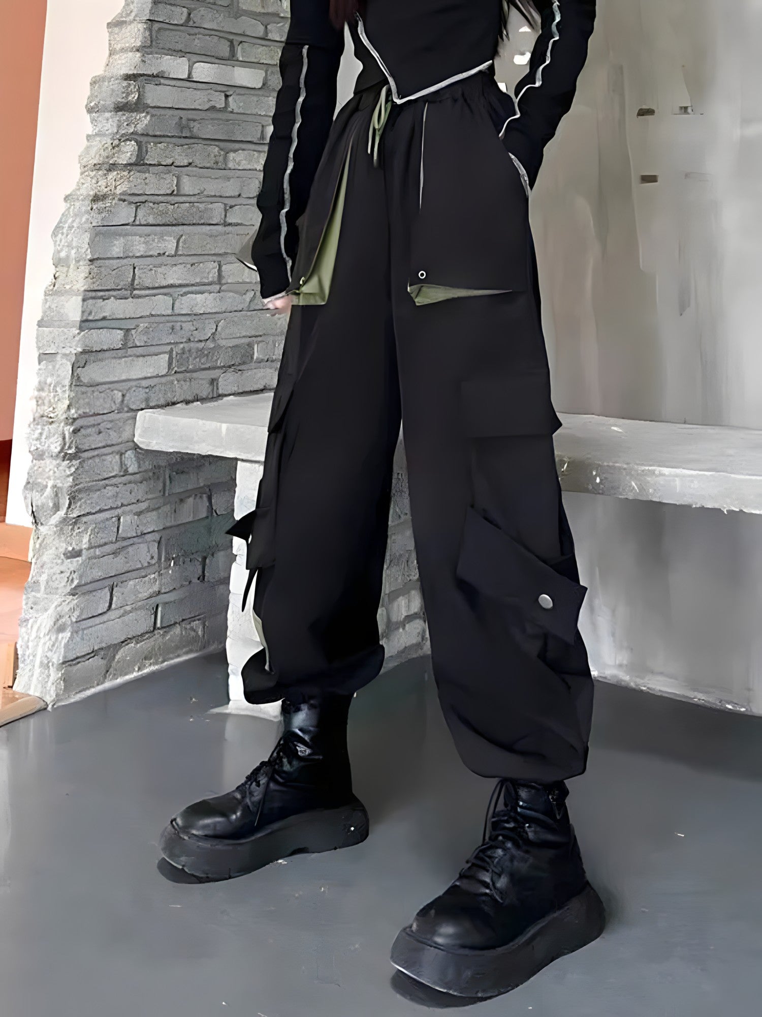 Stylish Black Cargo Pants Outfit