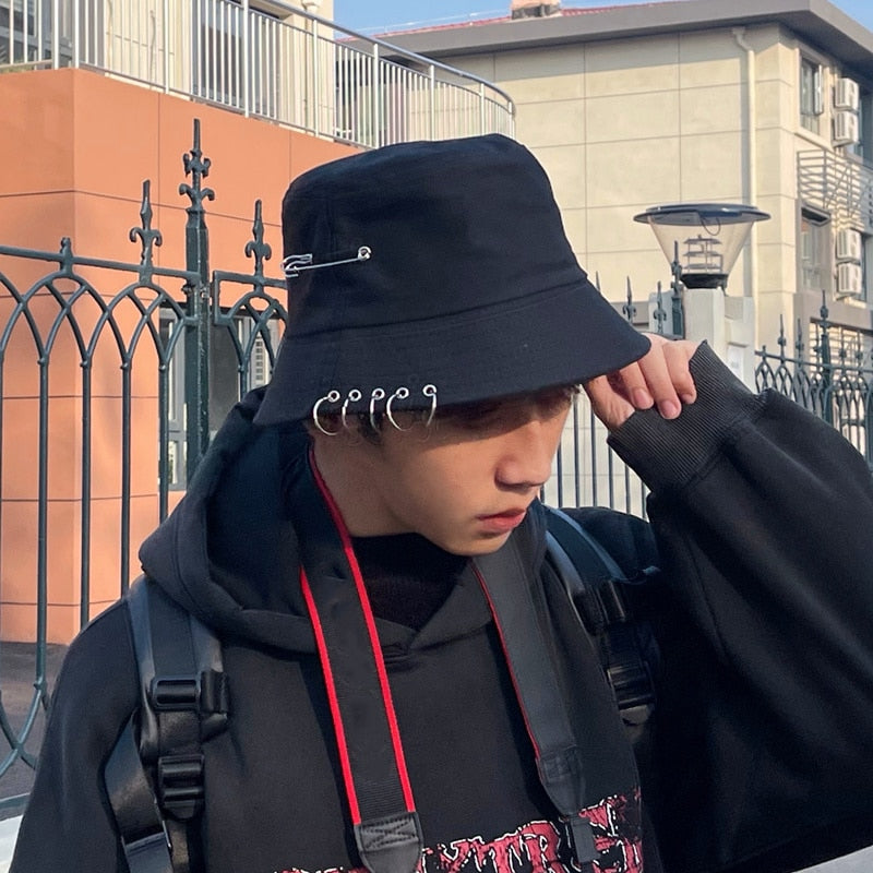 black bucket hat with rings